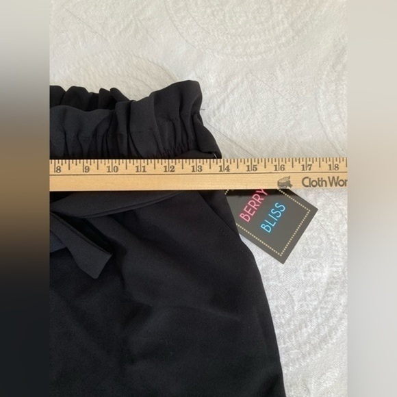 Paperbag high waisted black shorts M - Picture 6 of 7